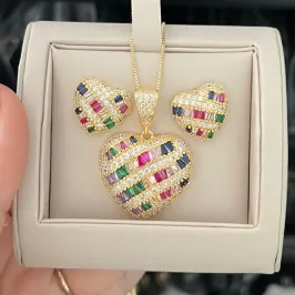 CONJUNTO CORAÇÃO CRAVEJADO