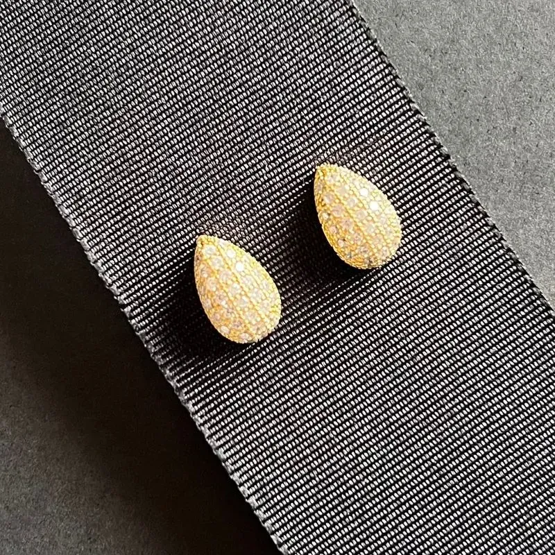 Brinco Gota Cravejada
