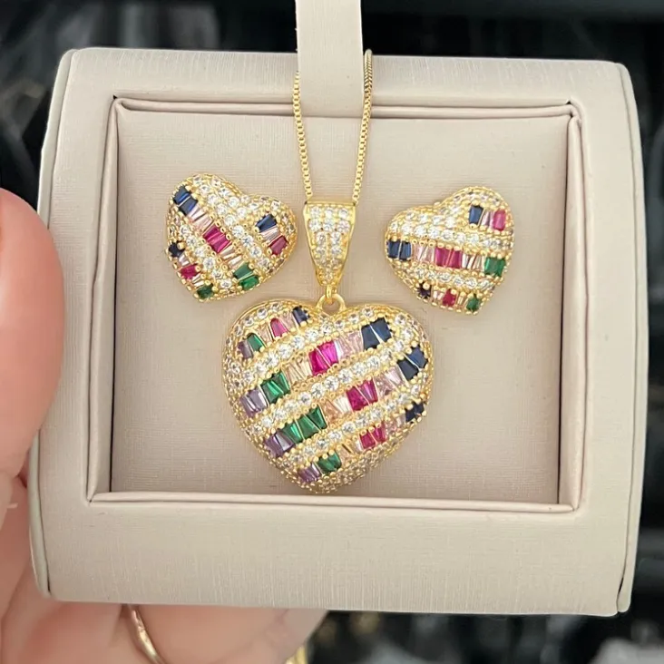 CONJUNTO CORAÇÃO CRAVEJADO